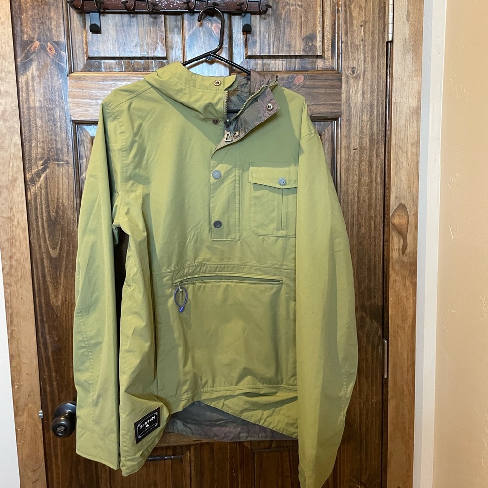 Burton men’s large ski/snowboarding jacket — like new